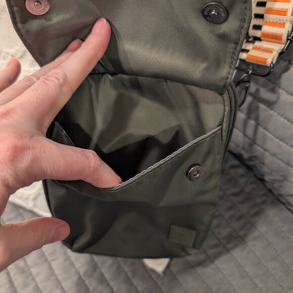 THE XL EVERYDAY ESSENTIALS CROSSBODY - Picture 5 of 8